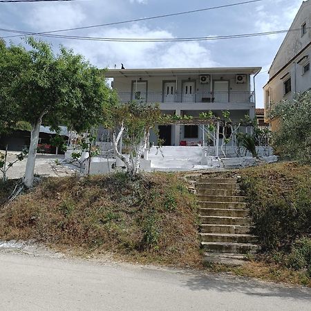 Apartmán Spiros Full House In Marathias Exteriér fotografie